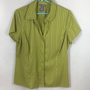 Laura Scott, short sleeve, button up top